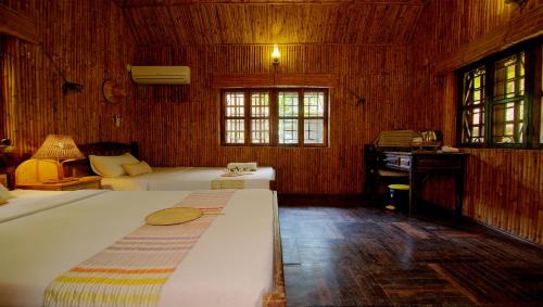 Palm Village Resort & Spa Room Type - Family Room