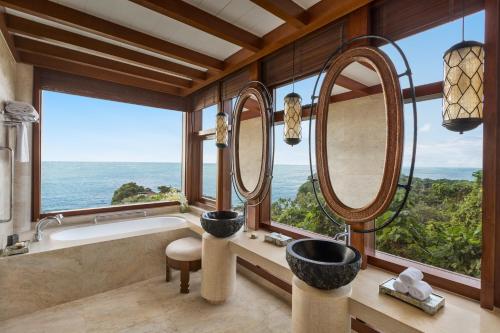 Bathroom, Shangri-La Boracay near Punta Bunga Beach