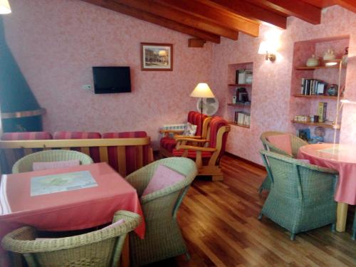 CAN MENCIÓ - Plaça Major CAN MENCIÓ - Plaça Major