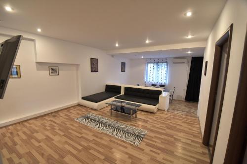 Apartament 4 camere Mamaia nord