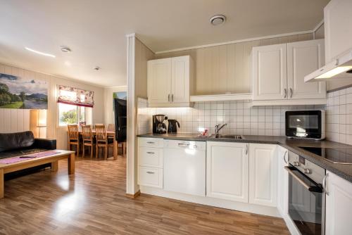 Konyha, Førde Gjestehus og Camping in Forde