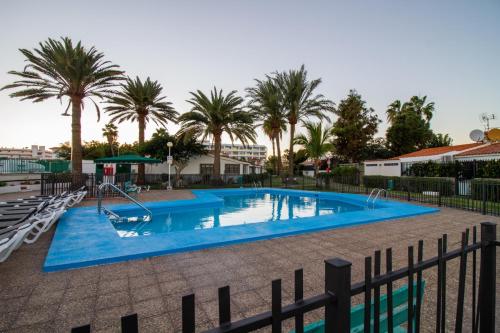  Flatguest Bonn pool terrace bbq, Pension in San Bartolomé de Tirajana