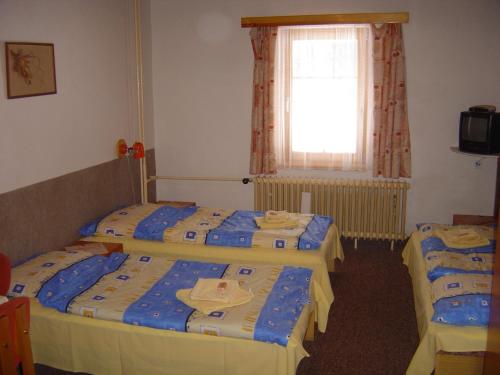 Triple Room with Shared Bathroom