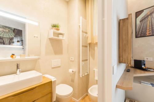 Duomo Deluxe Room - image 9