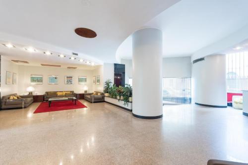 Duomo Deluxe Room - image 13