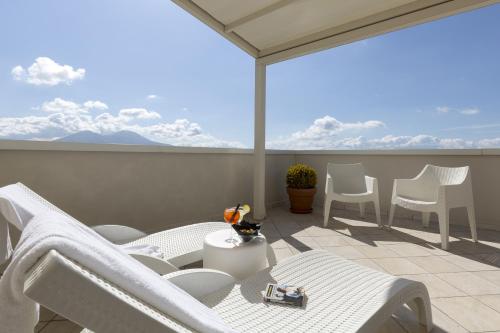 Palazzo Salgar in Molo Beverello