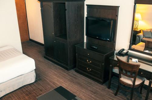 Economy Queen Room with Two Queen Beds