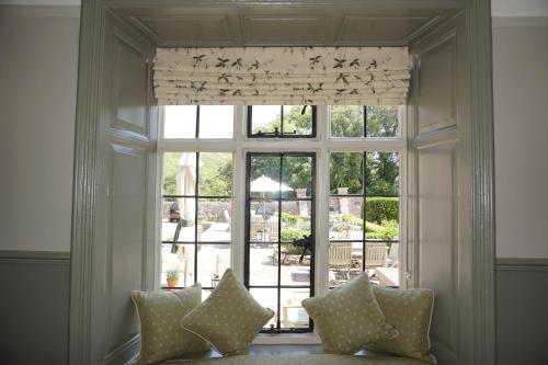 Mortons Manor - image 8