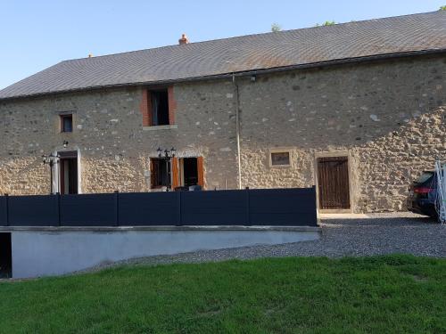 LES ARLEUQUINS gîte à louer Arleuf