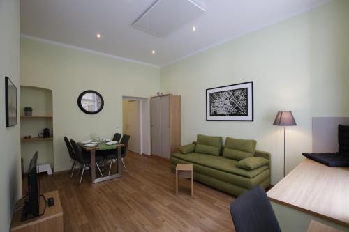 Vienna Gold Apartments - contactless check in - image 3