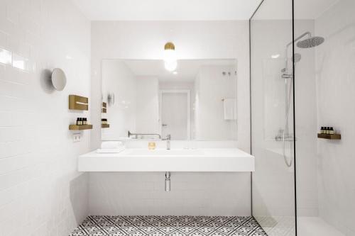 Hotel Midmost - image 10