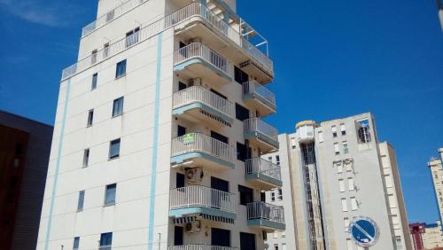  Apto Mar del Este alquiler semanal solo familias in Playa de Gandia