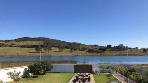 Casa de Campo às margens do lago de furnas