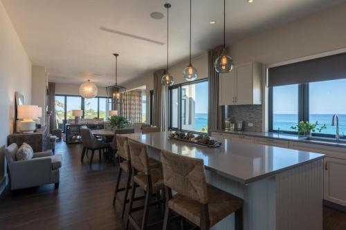Cocina, The Loren at Pink Beach in Tuckers Town