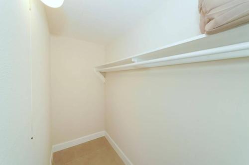 Lovely Cottage - Close to Siesta, Shops & Dining in 새라소타 시내