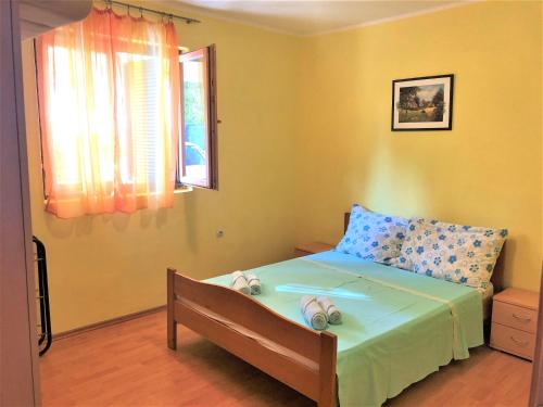 1 double bed, 1 sofa bed
