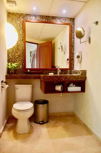 room detail thumbnail 2