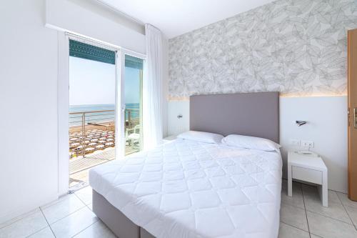 Double or Twin Room with Sea View