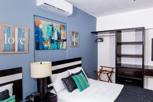 Santa Fe Studios And Suites – Cancun, TX