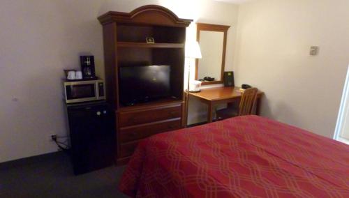Econo Lodge Inn & Suites Saint John