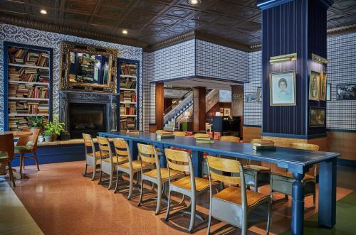 211285350 Graduate by Hilton Providence