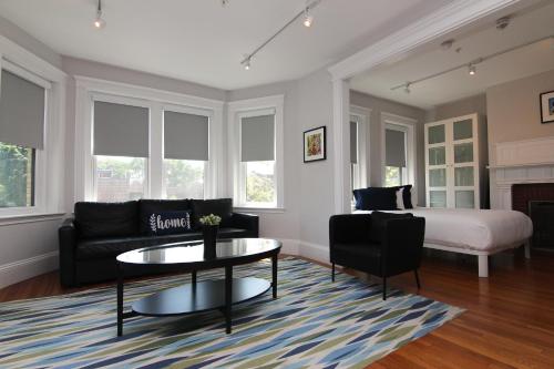 Large Studio w/ Queen AND Sofa Bed..#38, Brookline (fotografie 4)