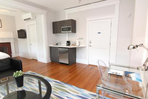 Large Studio w/ Queen AND Sofa Bed..#38, Brookline (fotografie 7)
