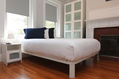 Large Studio w/ Queen AND Sofa Bed..#38, Brookline (fotografie 11)