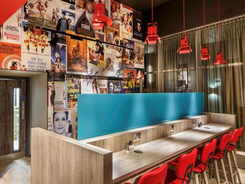 ibis Styles London Ealing - image 5