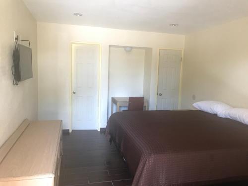 All 8 Motel – Long Beach, CA