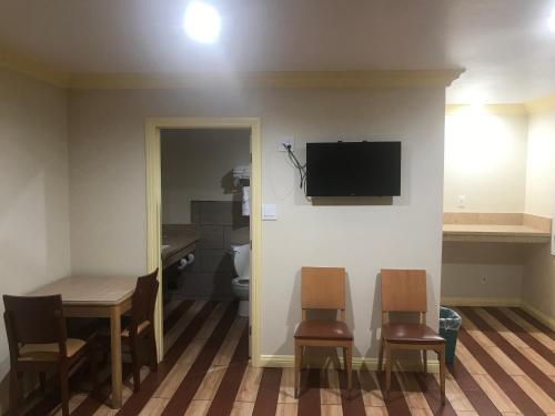 All 8 Motel – Long Beach, CA