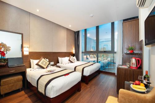 1 double bed, 1 twin bed