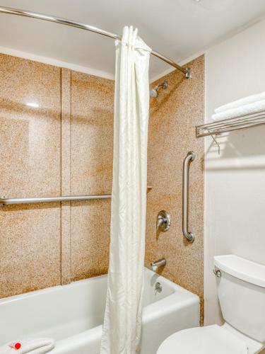 Hotel Belair Orlando Near Florida Mall Located in FL Mall, Rodeway Inn Near Florida Mall is a perfect starting point from which to explore Orlando (FL). The property has everything you need for a comfortable stay. Service-minded staff will