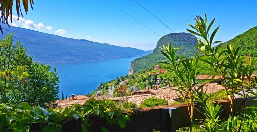  Casetta Helga Panorama by Gardadomusmea, Pension in Pieve