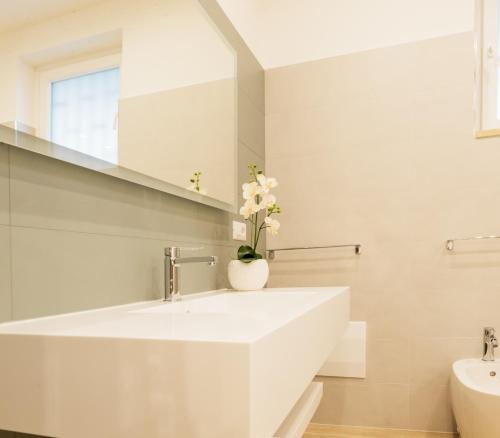 Golden Residence - image 6