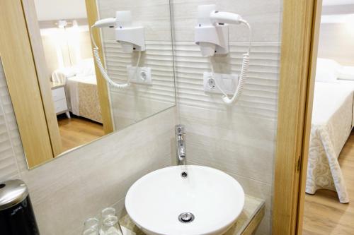 Hostal Toledo - image 6