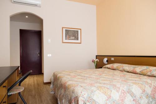 2 twin beds