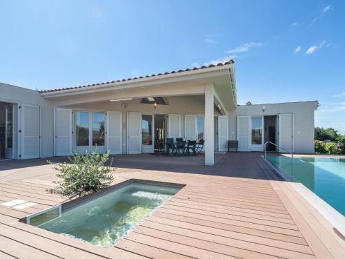 Luxury Villa with Private Swimming Pool in Oupia gîte à louer Oupia
