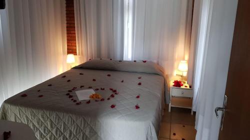 Deluxe Suite with Spa Bath image 3