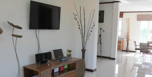 Chaam Pool Villa Baanusabai near Krua Med Sai - Restaurant