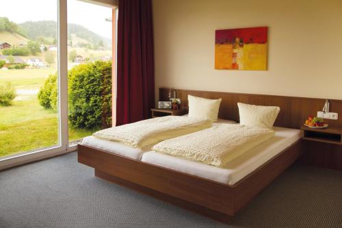 Vitalhotel Quellengarten - Bed & Breakfast in Lingenau