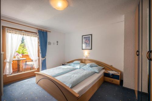 Gästeheim Auwitsch – Mayrhofen, IL