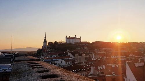 Le Monde Apartment Bratislava - amazing 5BDR in downtown