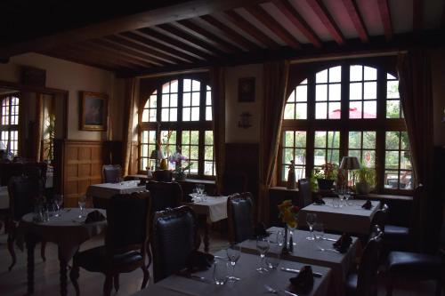 Hôtel Le Sauvage - image 9