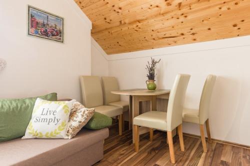  Studio Apartments Eagle in Rakovica