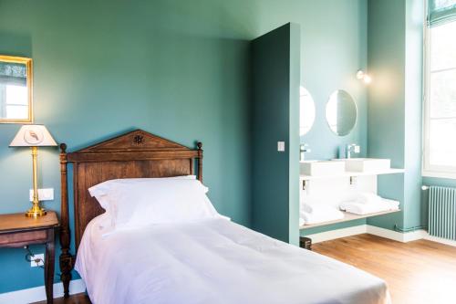 Book the Twin Room with Garden View Twin Room with Garden View