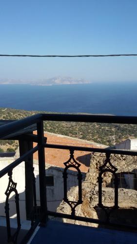  Traditional sea view house in Nisyros, Pension in Nikiá