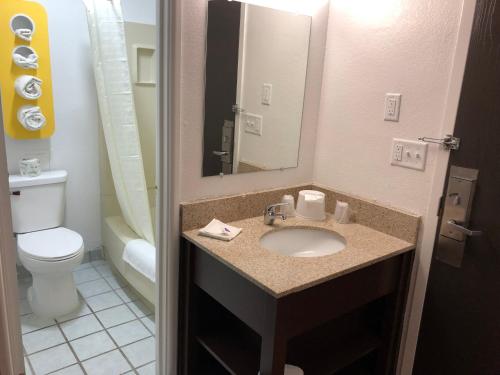 Motel 6-La Crosse WI - image 5