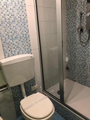 Comfort Double or Twin Room image 9