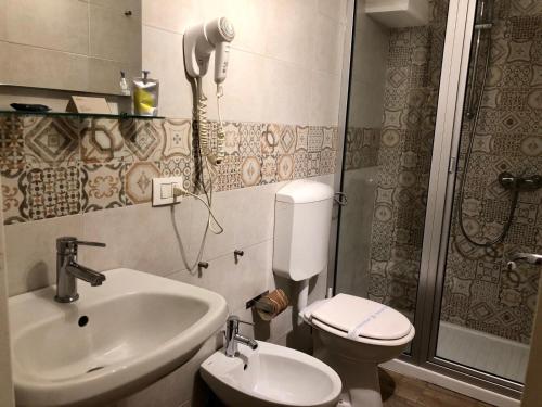 Comfort Double or Twin Room image 5